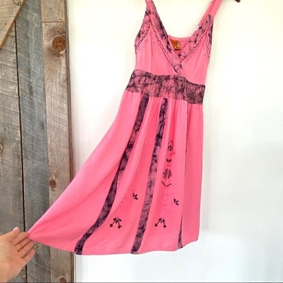 Pink mini dress  with empire waist and embroidery, sleeveless - Picture 5 of 16